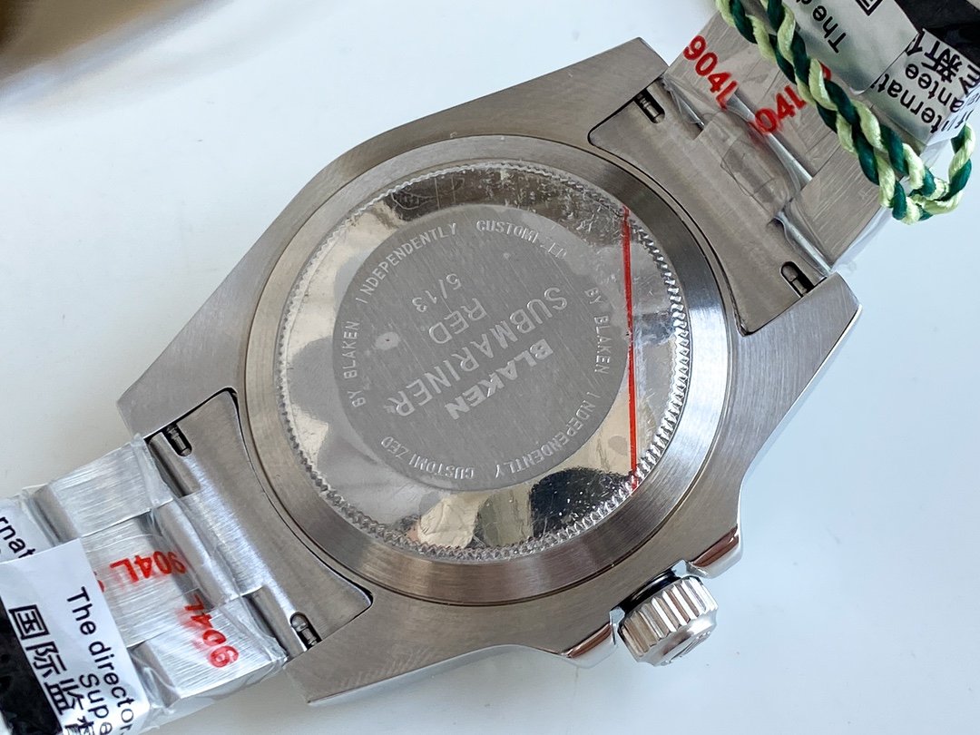 GMT-MASTER II CUSTOM GREEN BLACK BEZEL LIMITED EDITION