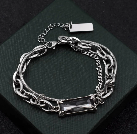 Minimalist Layered Chain Bracelet with Rectangular Crystal – Adjustable Silver Bracelet – Elegant Everyday Jewelry for Women