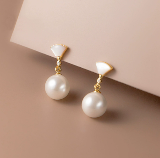 Minimalist Minimalist Pearl Drop Earrings – Elegant Gold Tone Dangle Earrings for Women – Elegant Everyday Jewelry for Women
