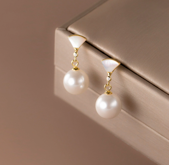 Minimalist Minimalist Pearl Drop Earrings – Elegant Gold Tone Dangle Earrings for Women – Elegant Everyday Jewelry for Women
