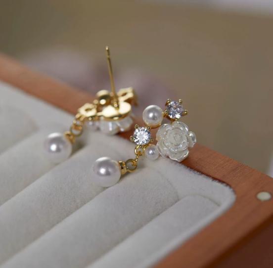 Minimalist Floral Pearl Drop Earrings – Elegant Crystal Flower Earrings for Women – Elegant Everyday Jewelry for Women