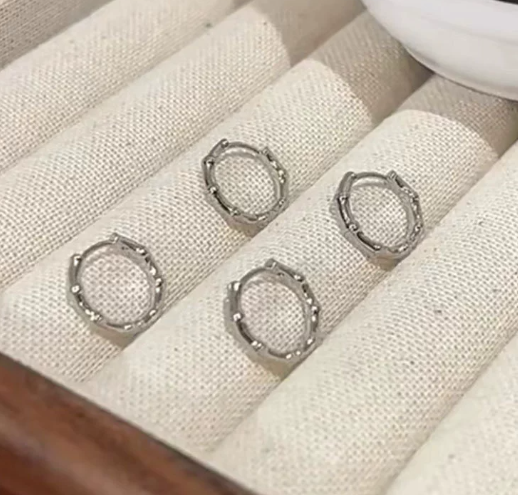 Minimalist Minimalist Bamboo Style Hoop Earrings – Small Silver Huggie Earrings – Elegant Everyday Jewelry for Women